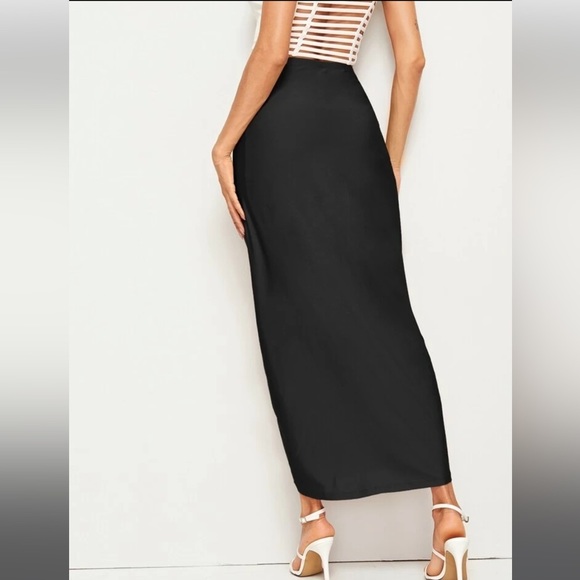 SEXY black draped skirt - Picture 2 of 9